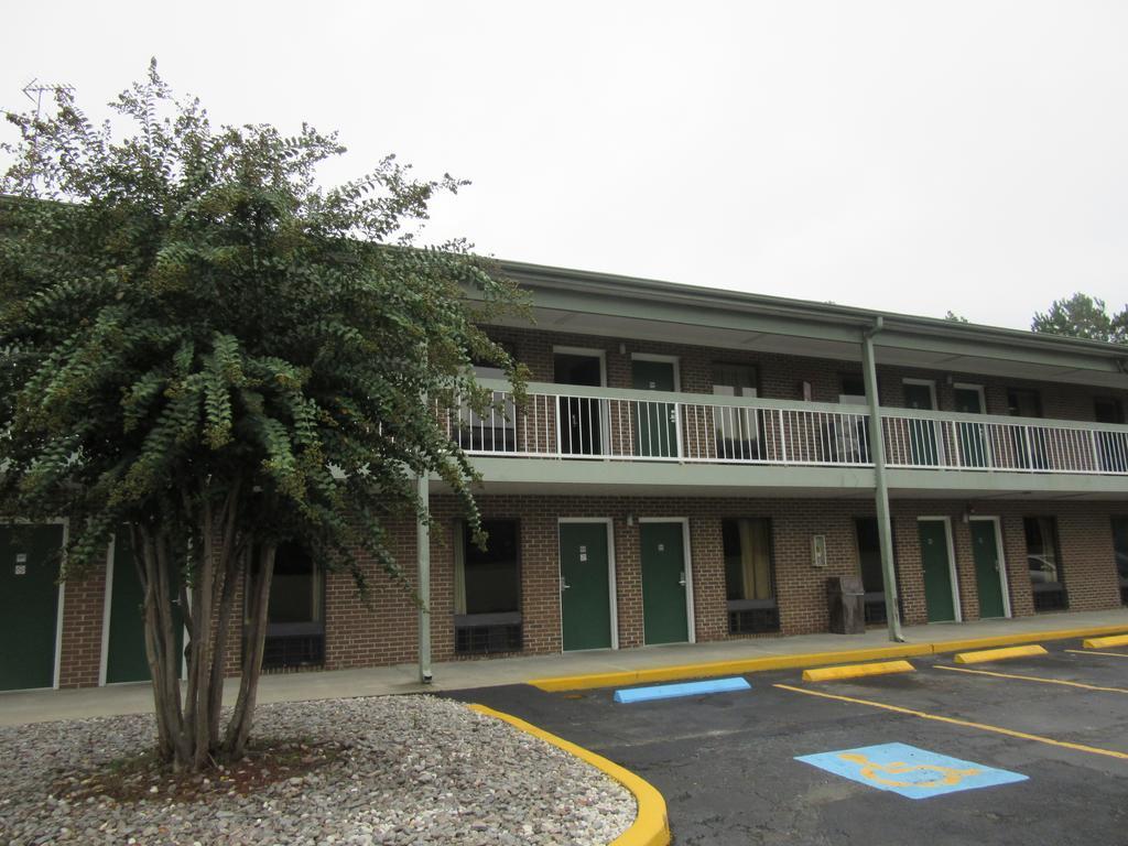 Days Inn By Wyndham Columbia Ne Fort Jackson Zewnętrze zdjęcie